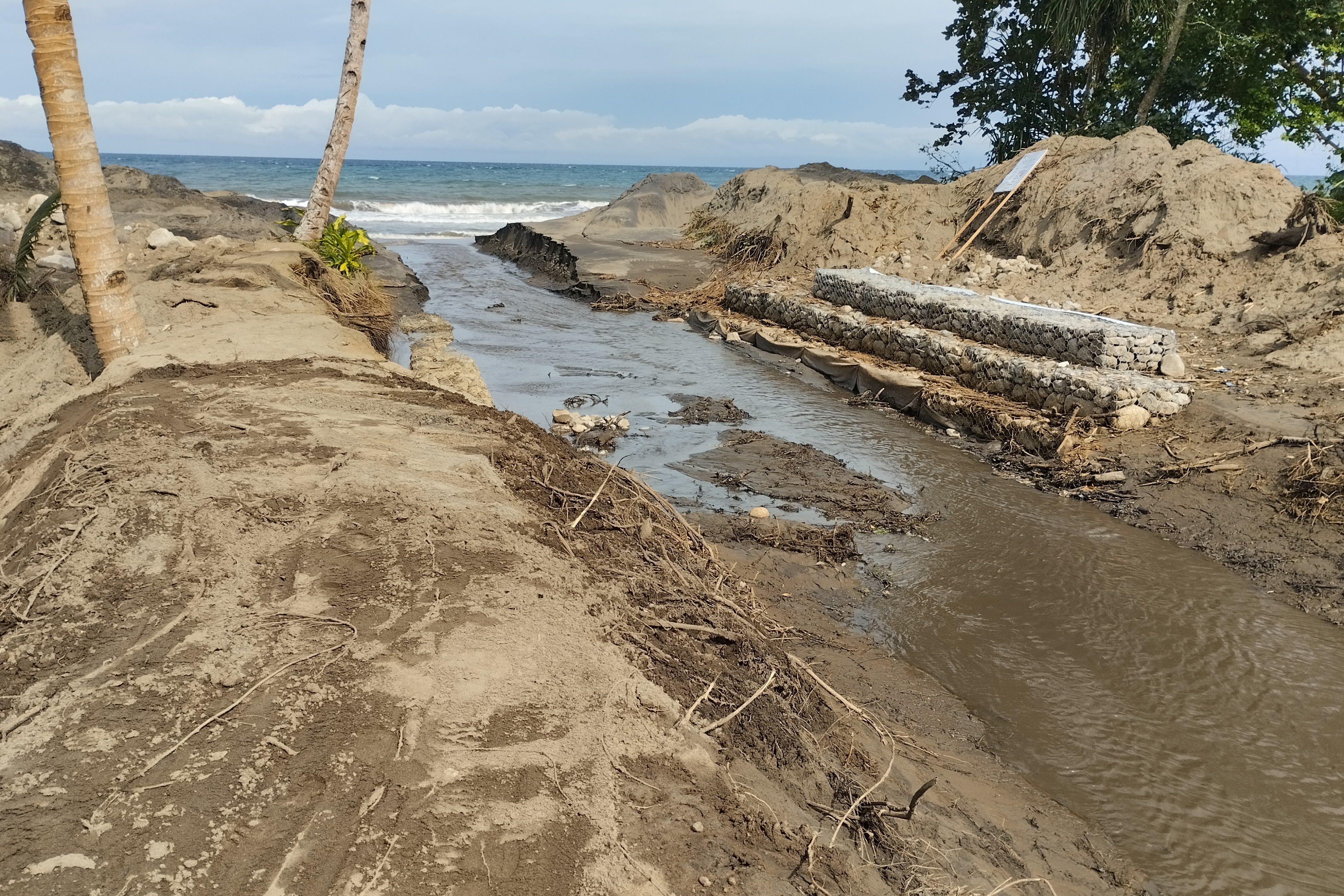 Proyek Pembangunan Tanggul dan Normalisasi Sungai di Desa Kayumoyondi Dimulai