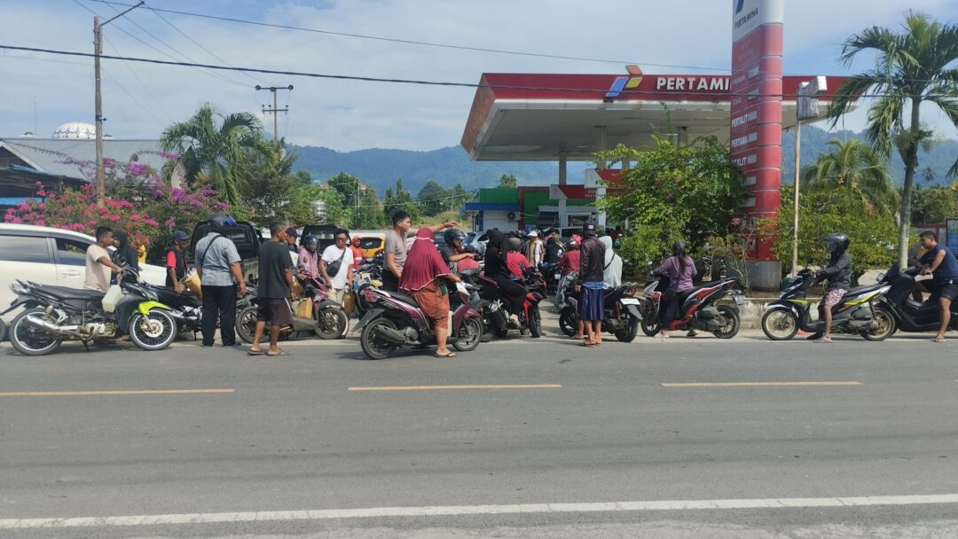 SPBU Tutuyan Kembali Menjadi Sorotan, Penjualan BBM dengan Jerigen dan Tangki Modifikasi Terus Berlangsung