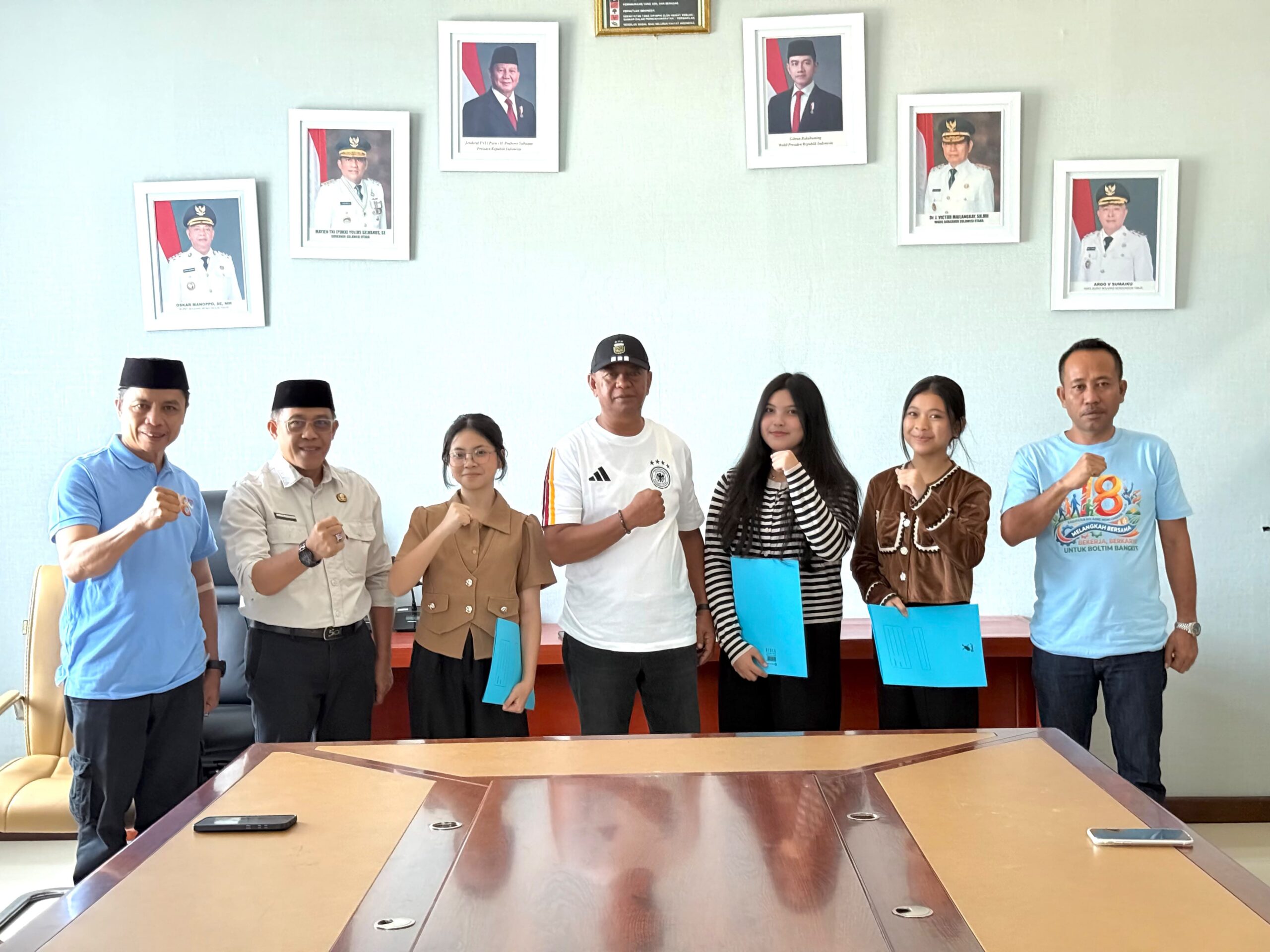 Tiga Mahasiswa Penerima Beasiswa Kedokteran Pemkab Boltim Teken Komitmen Mengabdi Usai Lulus